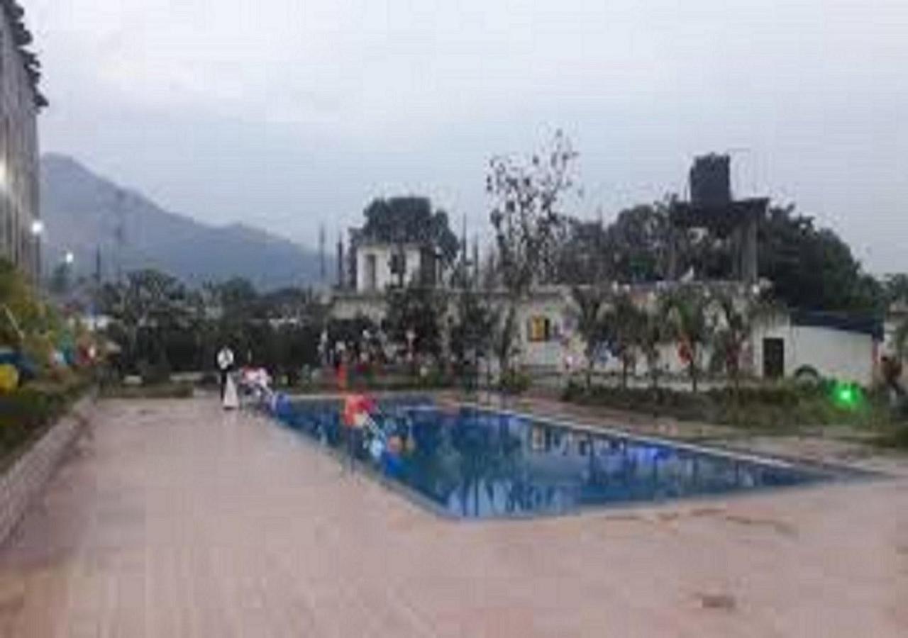 Hotel Metro Palace Resort Karjat Exterior foto