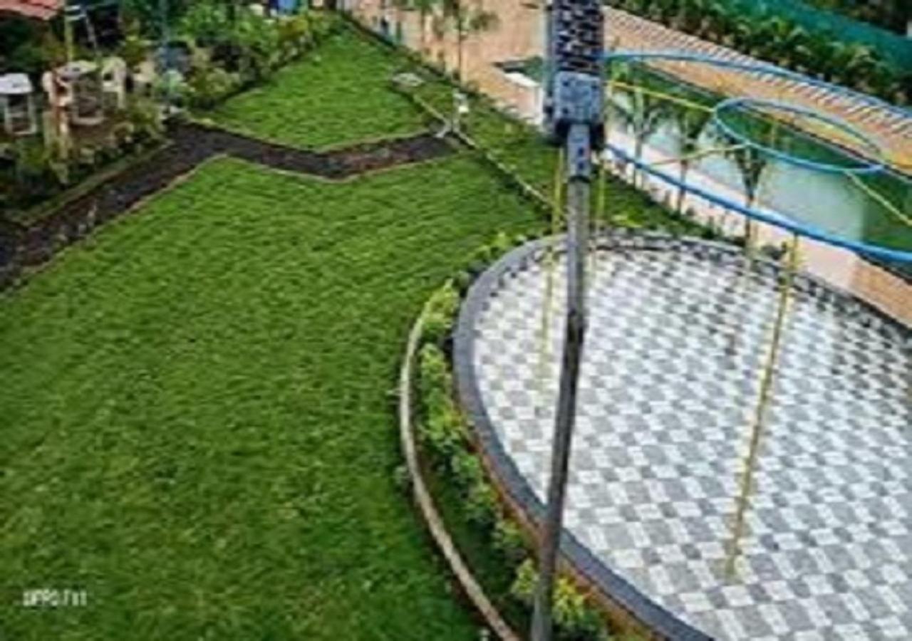 Hotel Metro Palace Resort Karjat Exterior foto
