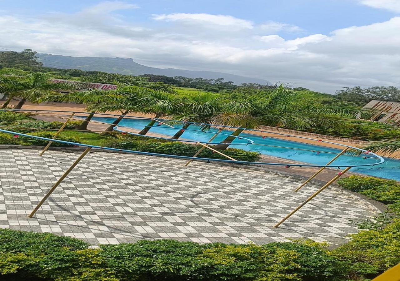 Hotel Metro Palace Resort Karjat Exterior foto